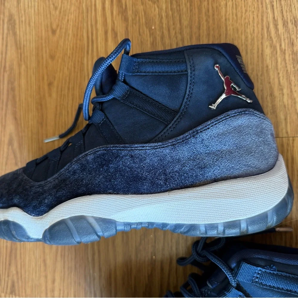 💙 Air Jordan 11 Retro “Midnight Navy Velvet” (W) • Navy Suede/Velvet • Size 9 ⭐️ - Picture 13 of 16